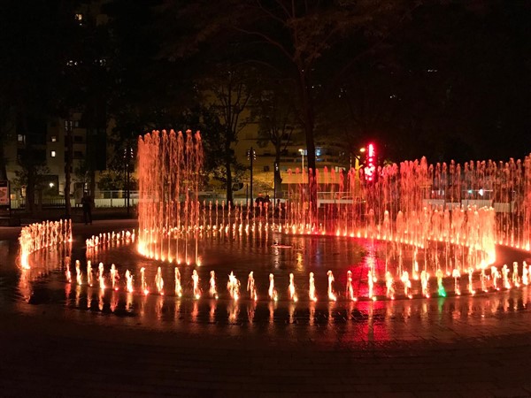 Fontaine sur la place de Courbevoie